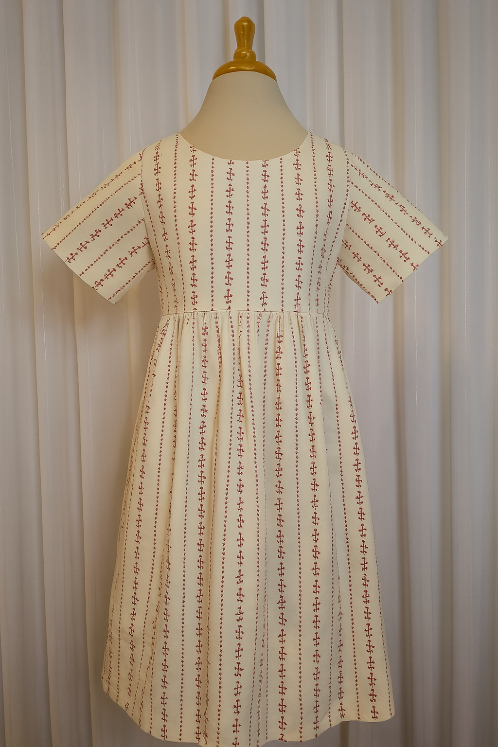 VESTIDO RAMILLETE CARMESÍ  - VV077